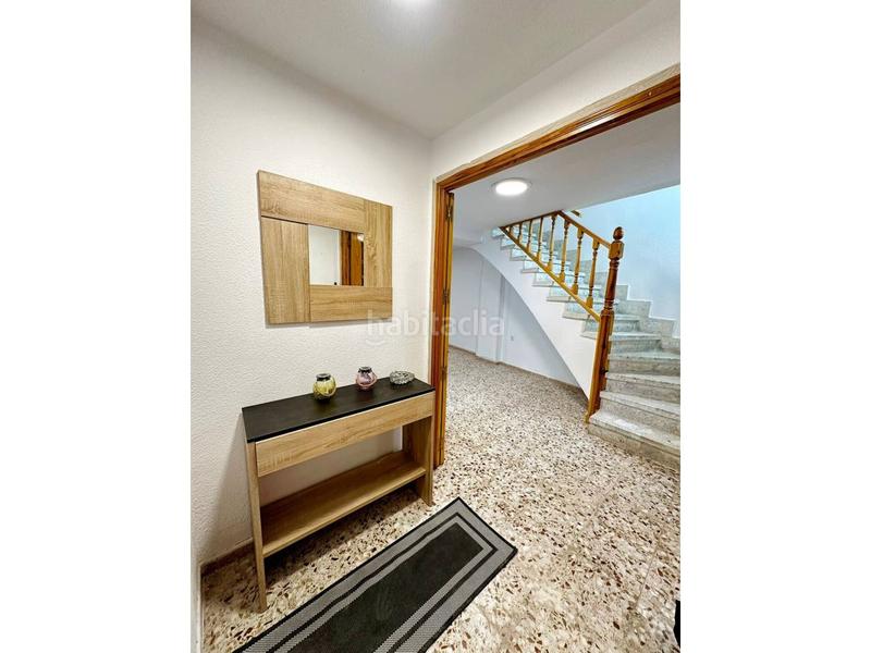 Foto 5d8683d2-e3e8-4ef0-89a2-ca17f6cc9db1. Casa adosada descubre tu nuevo hogar en el corazón ! en Yuncler