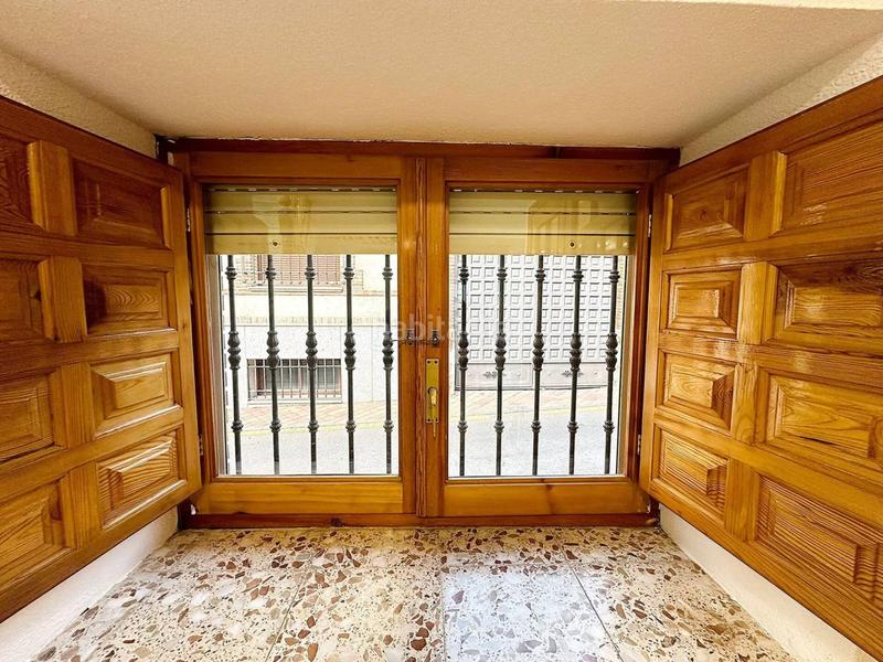 Foto 9591d61a-df1e-48ab-b9ba-515c2f06db48. Casa adosada descubre tu nuevo hogar en el corazón ! en Yuncler