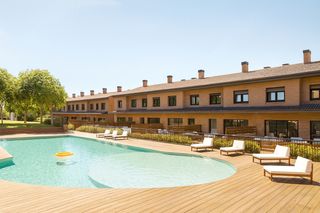 Casa adossada a Carrer de joan maragall 22. Obra nova