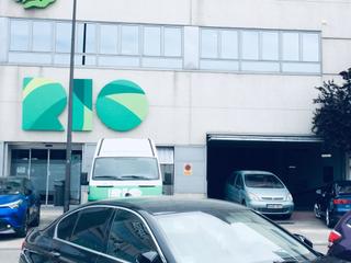 Aparcament cotxe en Avenida teresa de calcuta 6. Solicite informacion venta directa