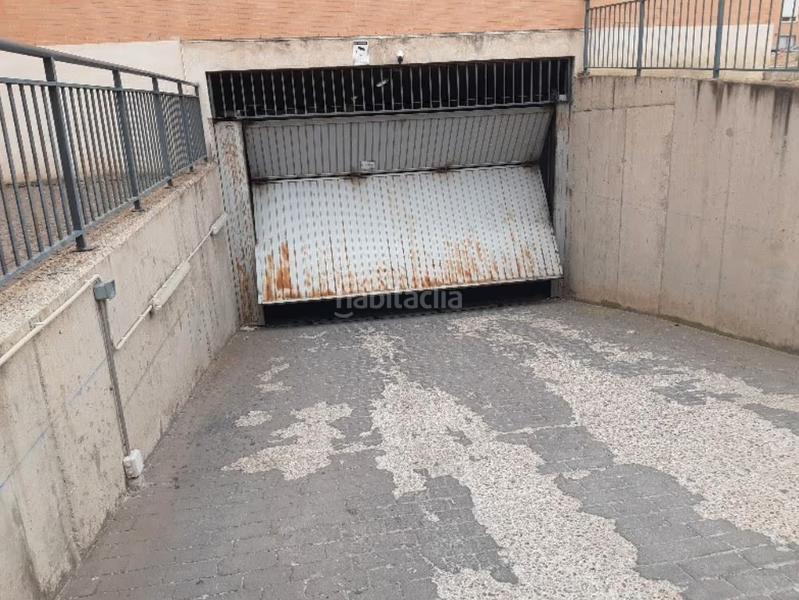 Foto bc032283-c30d-431b-86ee-a79d375837ac. Aparcament cotxe a calle maría moliner 3 a Loeches