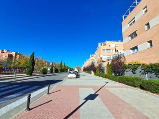 Aparcament cotxe a Paseo de la Democracia 21