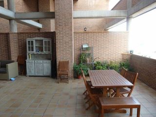 Pis  Avenida de séneca 16. Piso con terraza de 42 m2, amplias vistas, frente a plaza norte