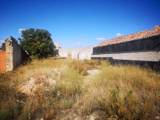 Terreny residencial  Calle de san marcos. Venta de solar de 700 m2 para construir viviendas y garajes con