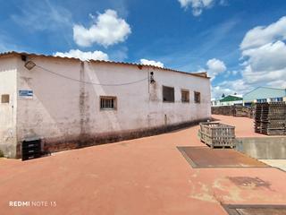 Nau industrial en Zona Industrial Borreguno-Camporrosso. Nave industrial de 1400 m2 en parcela de 4107 m2 pol. huertecill