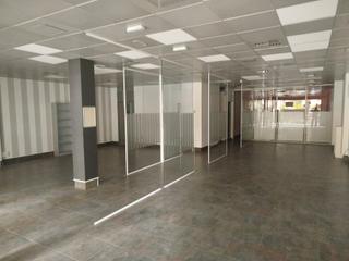 Location Local commercial à Restón I-Restón II. Local acondicionado en el reston av principal 190 m2