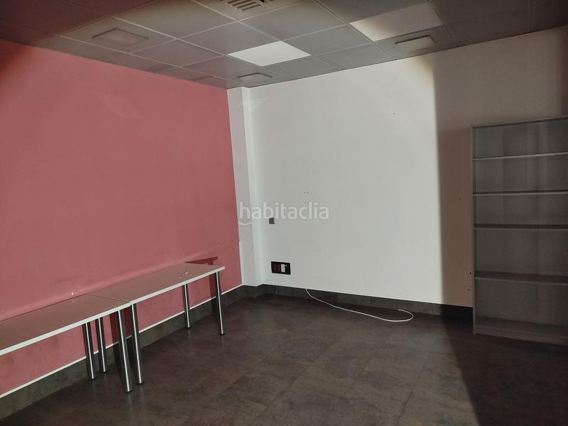 Foto 1c4784da-644d-4036-bf31-c26f6f794b88. Location local commercial dans Restón I-Restón II Valdemoro