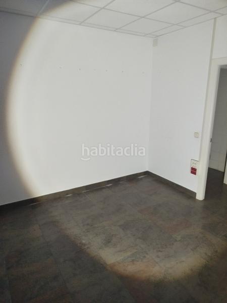 Foto d3ff10ad-0d05-47c9-be8b-14363ab64975. Location local commercial dans Restón I-Restón II Valdemoro