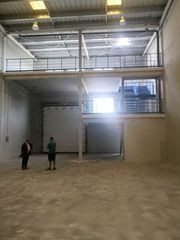 Nau industrial en Calle de las palmeras 2. Nave industrial adosada de 399 m2 en el pol. la sendilla