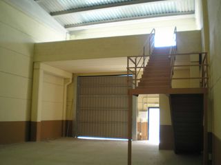 Nau industrial en Zona Industrial Borreguno-Camporrosso. Nave industrial adosada de 167 m2 en el pol�gono camporroso