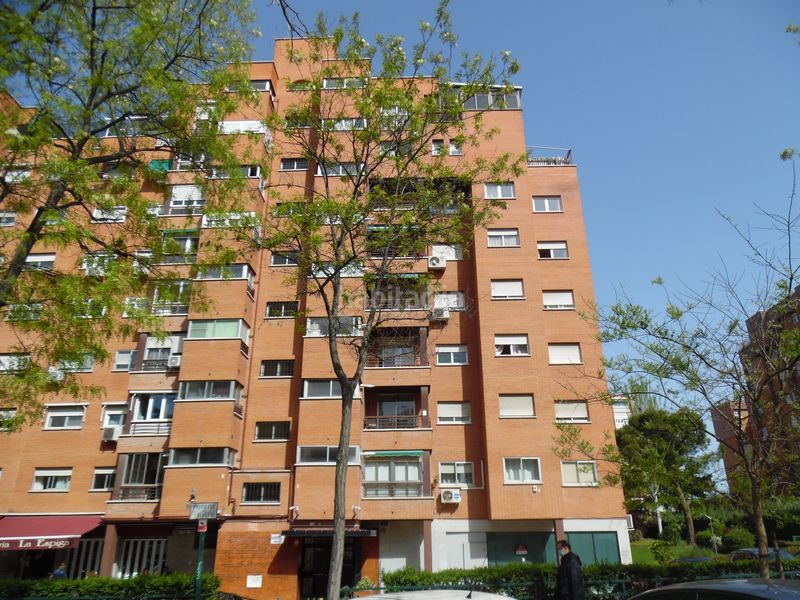 Foto 1aab21fe-7c17-4b26-9b28-68577e494dc0. Locale commerciale in calle de castrillo de aza 22 in Madrid