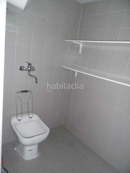 Foto 1e26a7d5-8afd-4c89-a6b4-4359bad91659. Local comercial en plaza sierra de ayllón 1 en Casco Histórico de Vallecas Madrid