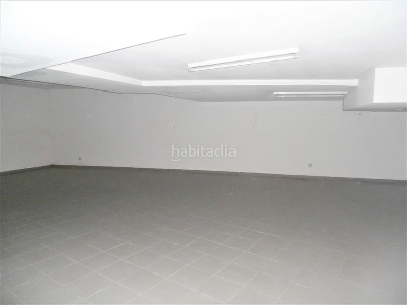 Foto 73bc5ff1-7919-4e7f-8f75-3336f45df520. Local comercial en plaza sierra de ayllón 1 en Casco Histórico de Vallecas Madrid