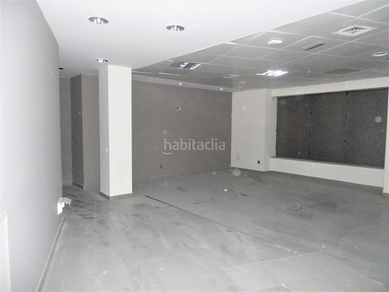 Foto c8c8b333-dd2e-4211-990c-49fac68768e0. Local comercial en plaza sierra de ayllón 1 en Casco Histórico de Vallecas Madrid