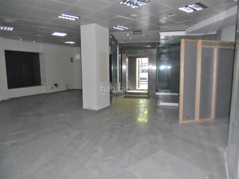 Foto d24e7d1f-5175-41e3-bb08-89445b0c9dda. Local comercial en plaza sierra de ayllón 1 en Casco Histórico de Vallecas Madrid