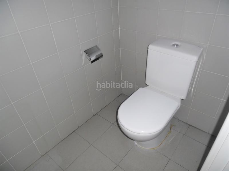 Foto d611f60a-099f-4b8f-b335-76e984857936. Local comercial en plaza sierra de ayllón 1 en Casco Histórico de Vallecas Madrid