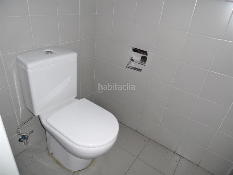 Foto e756ff7d-0b49-4563-8ce3-149970d5db34. Local comercial en plaza sierra de ayllón 1 en Casco Histórico de Vallecas Madrid