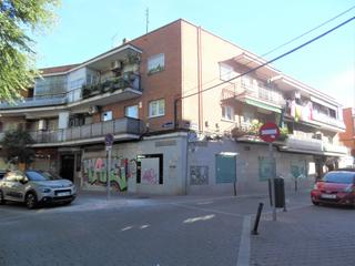 Locale commerciale in Plaza Sierra de Ayllón 1
