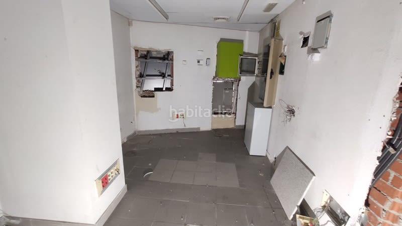 Foto 19aac03e-7dd8-4e0c-bab7-17953d9fadd0. Local comercial a calle valdemoro 11 a San Isidro Getafe