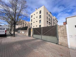 Aparcament cotxe a Calle de gloria fuertes 8. ***inmuebles de banco***sin comisiones***inmobiliaria con llaves