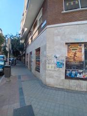 Location Local commercial à Calle de blasco de garay 61. ***inmuebles de banco***sin comisiones***www.ehabitar.com***