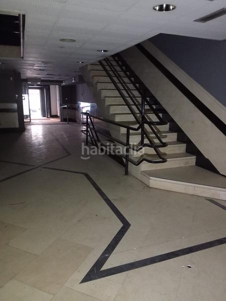 Foto 11beab34-4c27-45ff-99e5-8afa35576c58. Local commercial dans calle de fernández de los ríos 88 dans Madrid