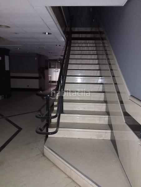 Foto f3fc78aa-e190-4a30-9a66-5f5c6bf3f81e. Local commercial dans calle de fernández de los ríos 88 dans Madrid