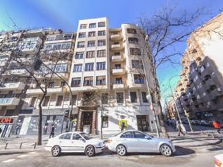 Location Local commercial à Calle de santa engracia 139. ***inmuebles de banco***sin comisiones***www.ehabitar.com***