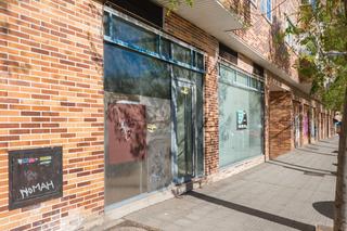 Lloguer Local Comercial a Avenida del plantío 18. ***inmuebles de banco***sin comisones***www.ehabitar.com***