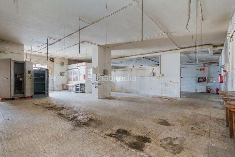 Foto db7861d3-b265-4544-8630-b8fcf0847729. Locale commerciale in calle de san romualdo 26 in Madrid