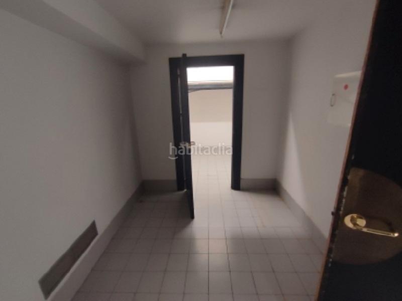 Foto 12af0a4e-43ff-4984-a7e0-70140d4fb1fc. Geschäftsraum in calle altos de saceruela 2 in Casco Histórico de Vallecas Madrid