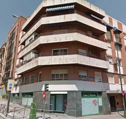 Local Comercial en Calle de Saavedra Fajardo 10