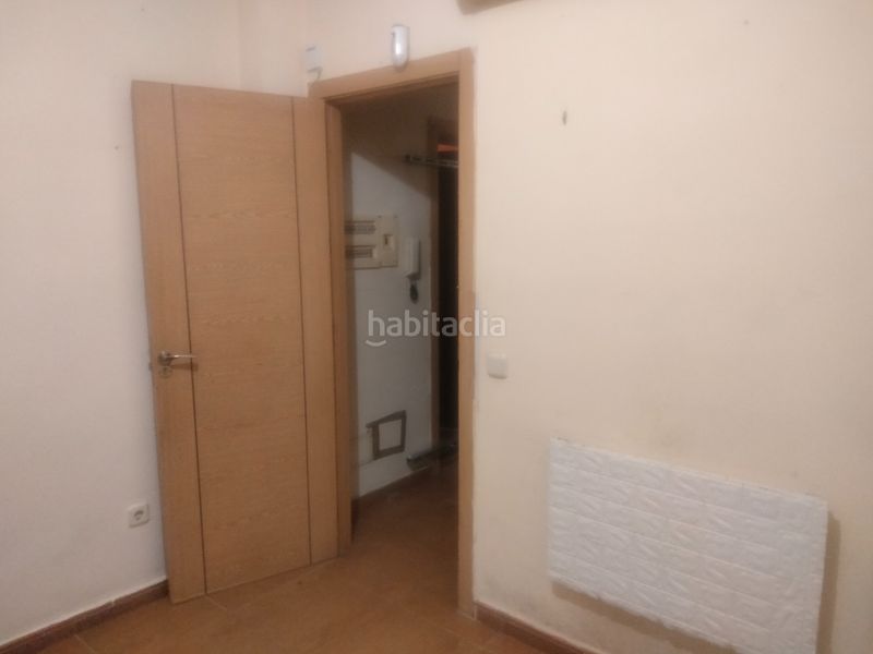 Foto 42135537-1104-4ab7-9d9d-85de733eac5c. Piso en calle de ramón luján 3 en Moscardó Madrid