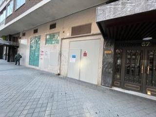Location Local commercial à Calle de clara del rey 57