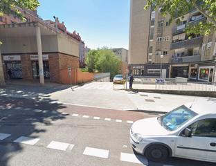 Aparcament cotxe a Calle de josé del prado y palacio 2