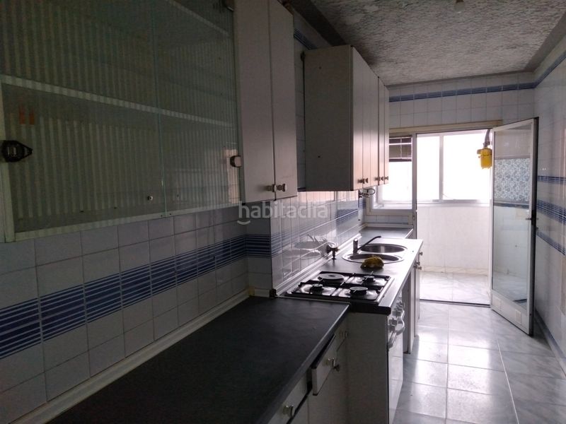 Foto 0438bf7c-79a4-4789-94cc-7133664306ff. Piso en calle besolla 18 en Abrantes Madrid