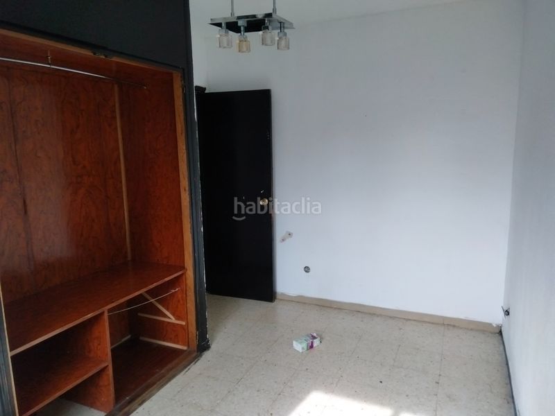 Foto b88f0ef8-2ad8-4a9f-8ff6-b59dd85de95f. Piso en calle besolla 18 en Abrantes Madrid