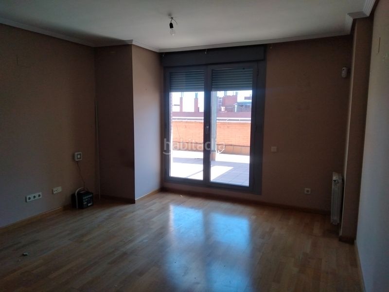 Foto 8783626c-8489-4f51-804e-c80e05a965a8. Àtic a calle ordicia 35 a Orcasitas Madrid