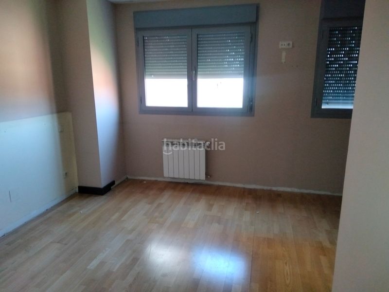 Foto e0703da4-3109-4743-af2f-a9b5389f2474. Pis amb calefacció aparcament a Orcasitas Madrid