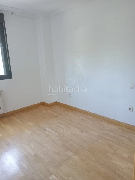 Foto 12c4e31c-c159-45d3-b892-4ca1878630f8. Piso en calle horizón 3 en Orcasitas Madrid