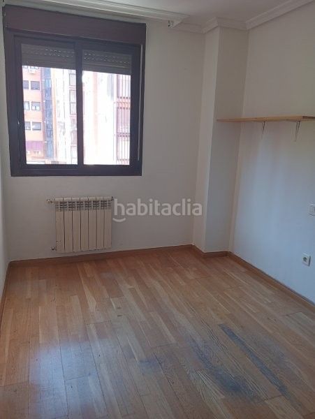 Foto d497a2e7-ea0f-4f5a-8040-6c09f4def27e. Piso en calle horizón 3 en Orcasitas Madrid