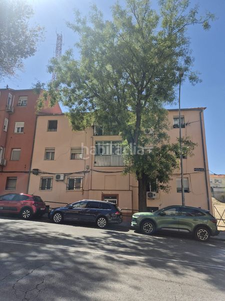 Foto f094ed1d-e2e2-4f92-9237-2c5aff6ca88c. Pis a calle del arroyo del olivar 148 a Palomeras Bajas Madrid