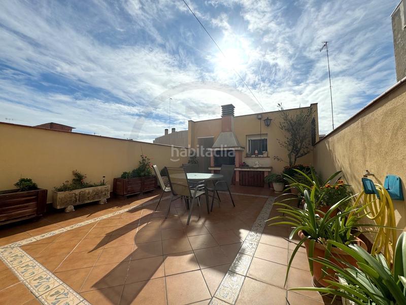 Foto 4df930a7-7a82-445e-9afe-c335973eceff. Casa adossada amb xemeneia calefacció aparcament a Terrassa