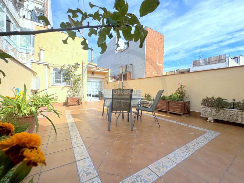 Foto a2966f68-5462-44e5-8f0e-34c88edc9d12. Casa adossada amb xemeneia calefacció aparcament a Terrassa