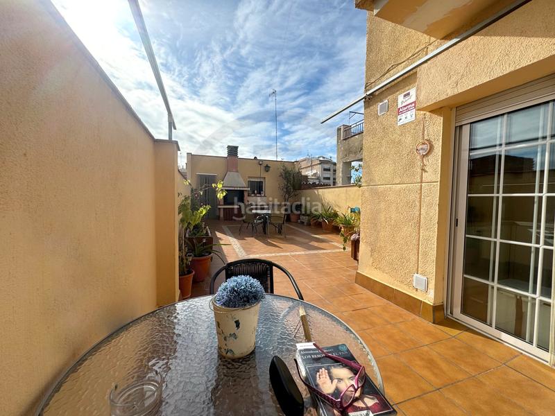 Foto c7db3c17-cd9a-40e7-9003-725a47ee0760. Casa adossada amb xemeneia calefacció aparcament a Terrassa