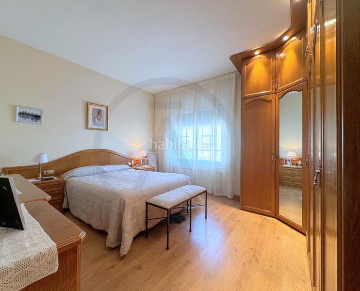 Foto e0c90c0e-22d2-4b2e-b4d8-2f53e517b418. Casa adossada amb xemeneia calefacció aparcament a Terrassa