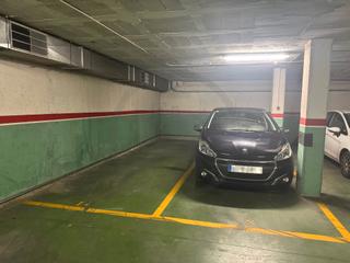 Parking coche en Vallparadís - Antic Poble de Sant Pere