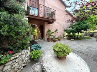 Maison à Viladecavalls. Impresionantes acabados!