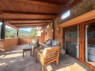 Haus in Viladecavalls. Impresionantes acabados!