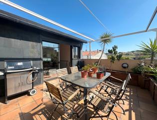 Maison jumelée à La Maurina. Amplia casa adosada en la maurina – 293 m², con garaje, ascensor